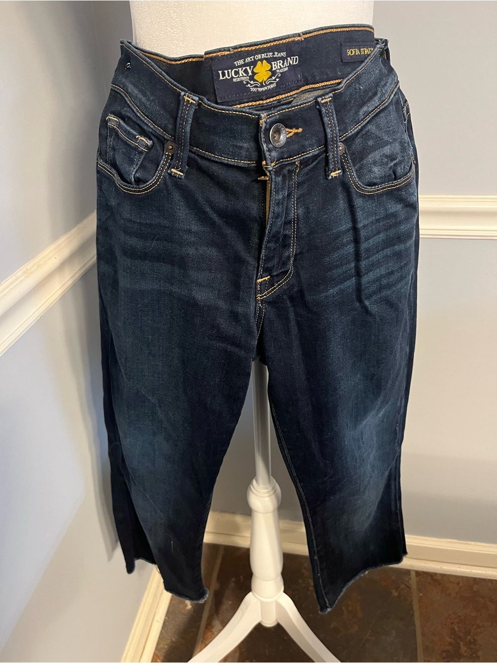Lucky Brand women’s Dark Indigo Relaxed Jeans capri